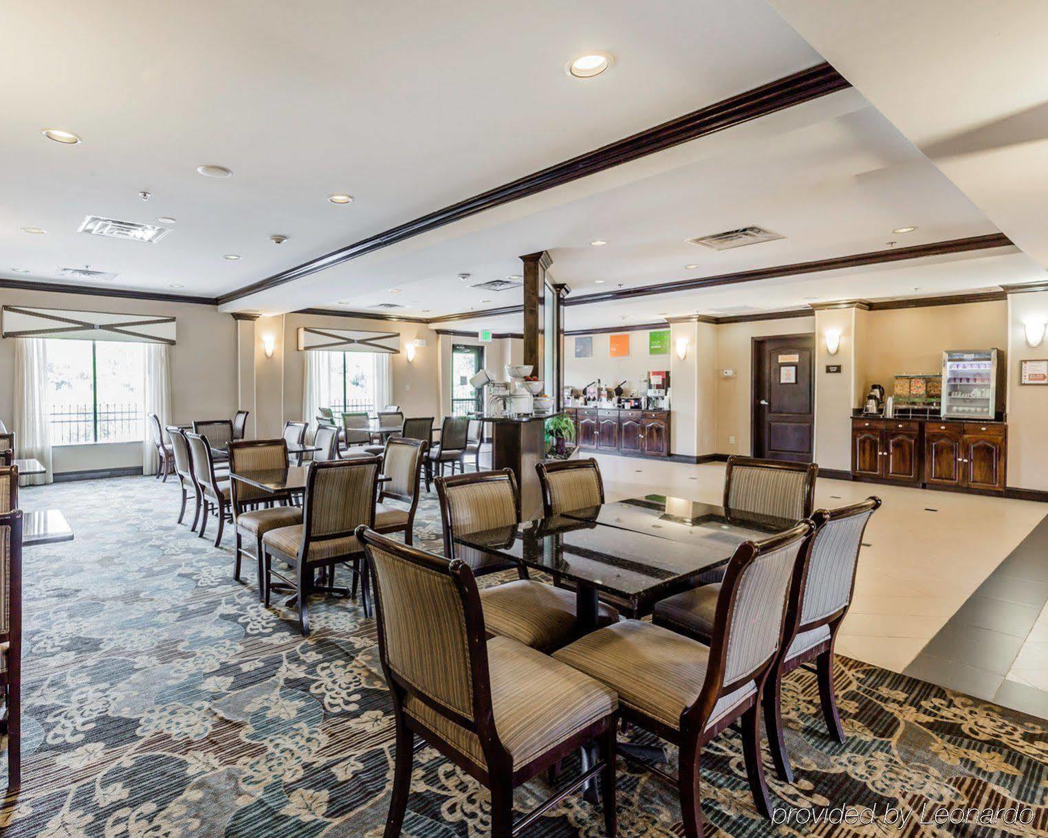 Comfort Suites Clinton Near Presbyterian College Екстер'єр фото