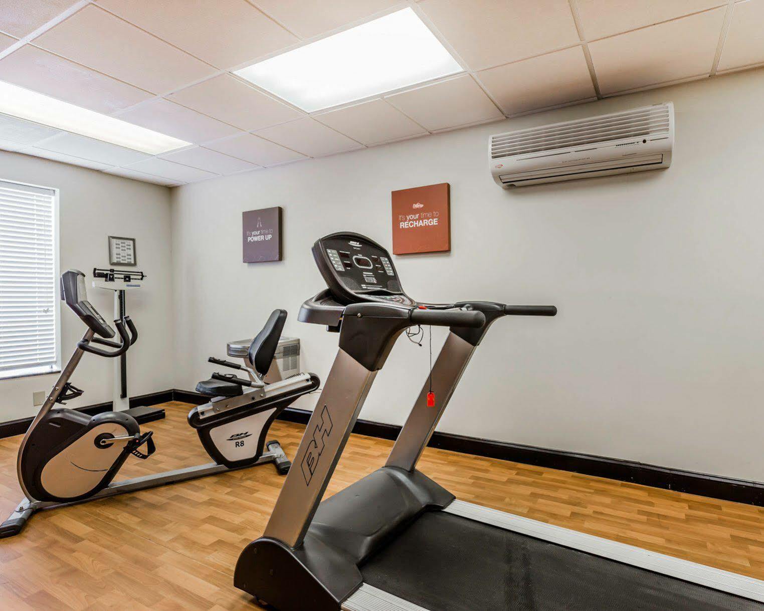 Comfort Suites Clinton Near Presbyterian College Екстер'єр фото